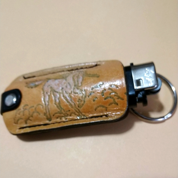 Genuine Leather Key Ring Disposable Lighter Holder Unicorn 🦄 Design Tan New - Picture 1 of 10